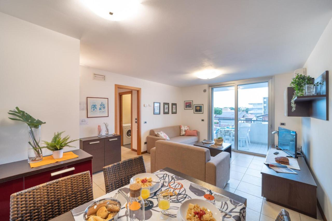 Residenza Ore Felici Lignano Sabbiadoro Exterior foto
